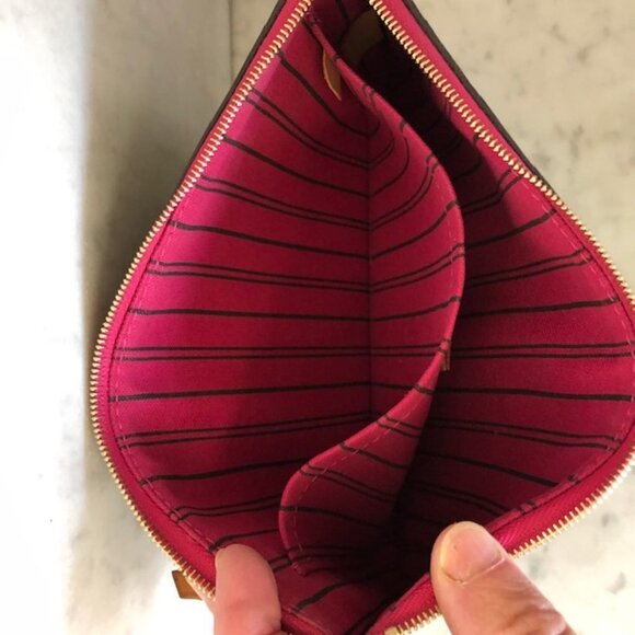 LOUIS VUITTON Pouchette Peony with Wristlet Strap 10 x 6 - Picture 12 of 17